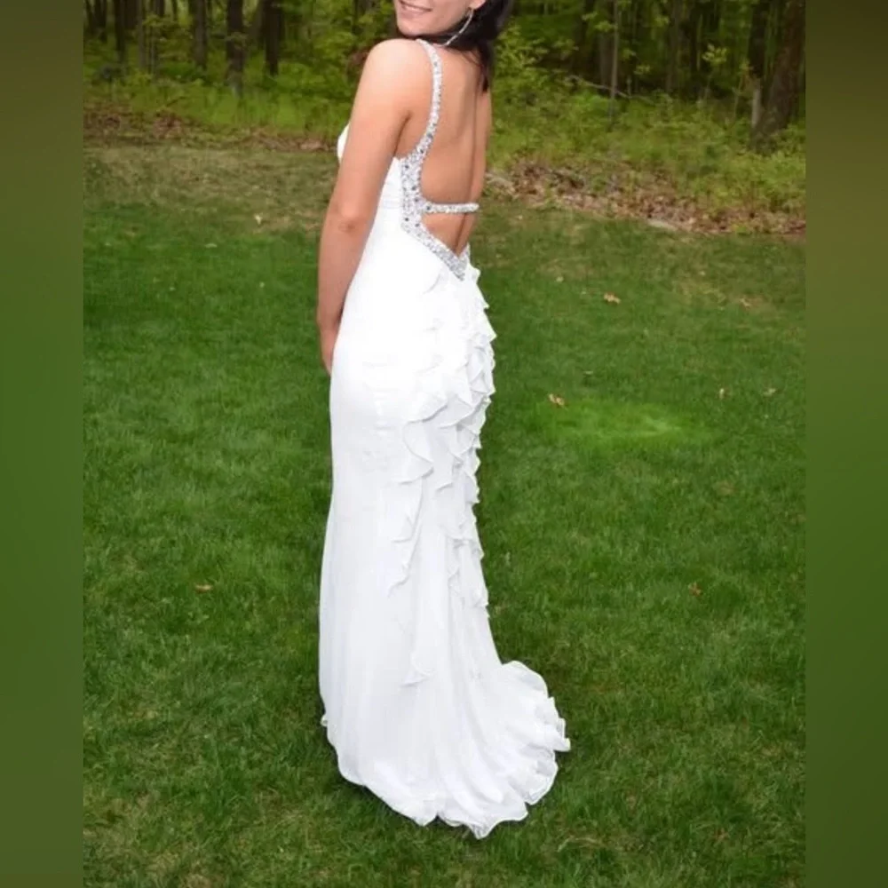 Faviana Couture White Prom Dress Size Women’s 8 - Picture 4 of 13